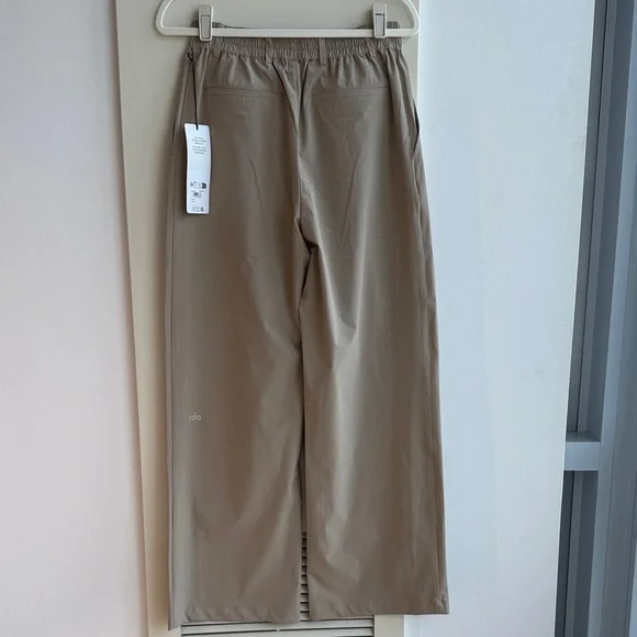 ALO Yoga trousers - Picture 3 of 5